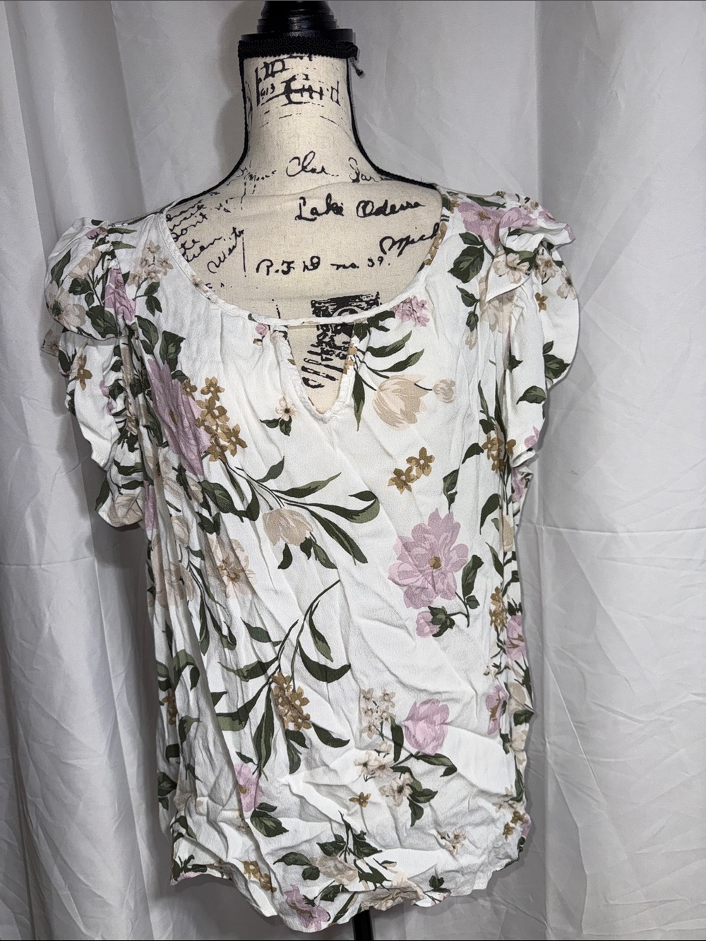 SO Floral Ruffle Sleeve Women’s Top — White with Pink & Green